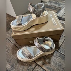 Dolce Vita Silver Metallic Platform Sandals with Cream Ribbed Sole